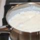 Rice casserole na may mga mansanas at kanela