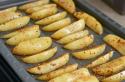 Mga pinggan ng patatas, sa oven Pinakuluang inihurnong patatas