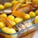 Bakt makrell med poteter i ovnen